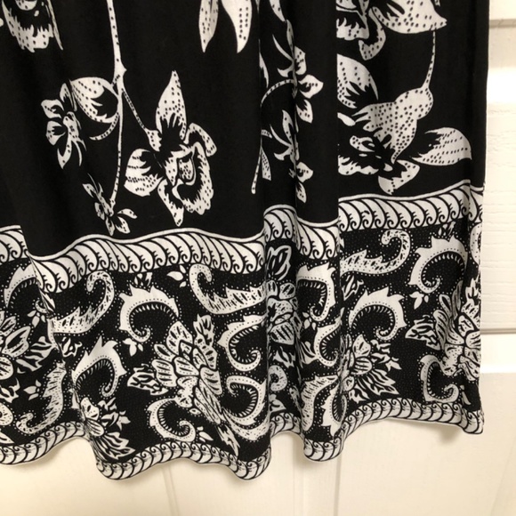 NWOT - Black & White Patterned Dress/Tunic - Picture 4 of 11